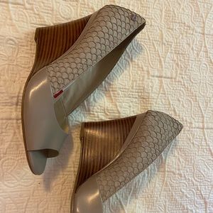Calvin Klein Open Toe Wedges NWT